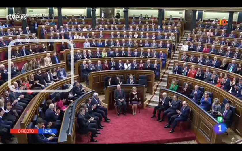 podemos ni aplaude a pastor